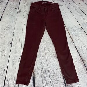 UEC Guess maroon coated denim skinny ankle jeans 26